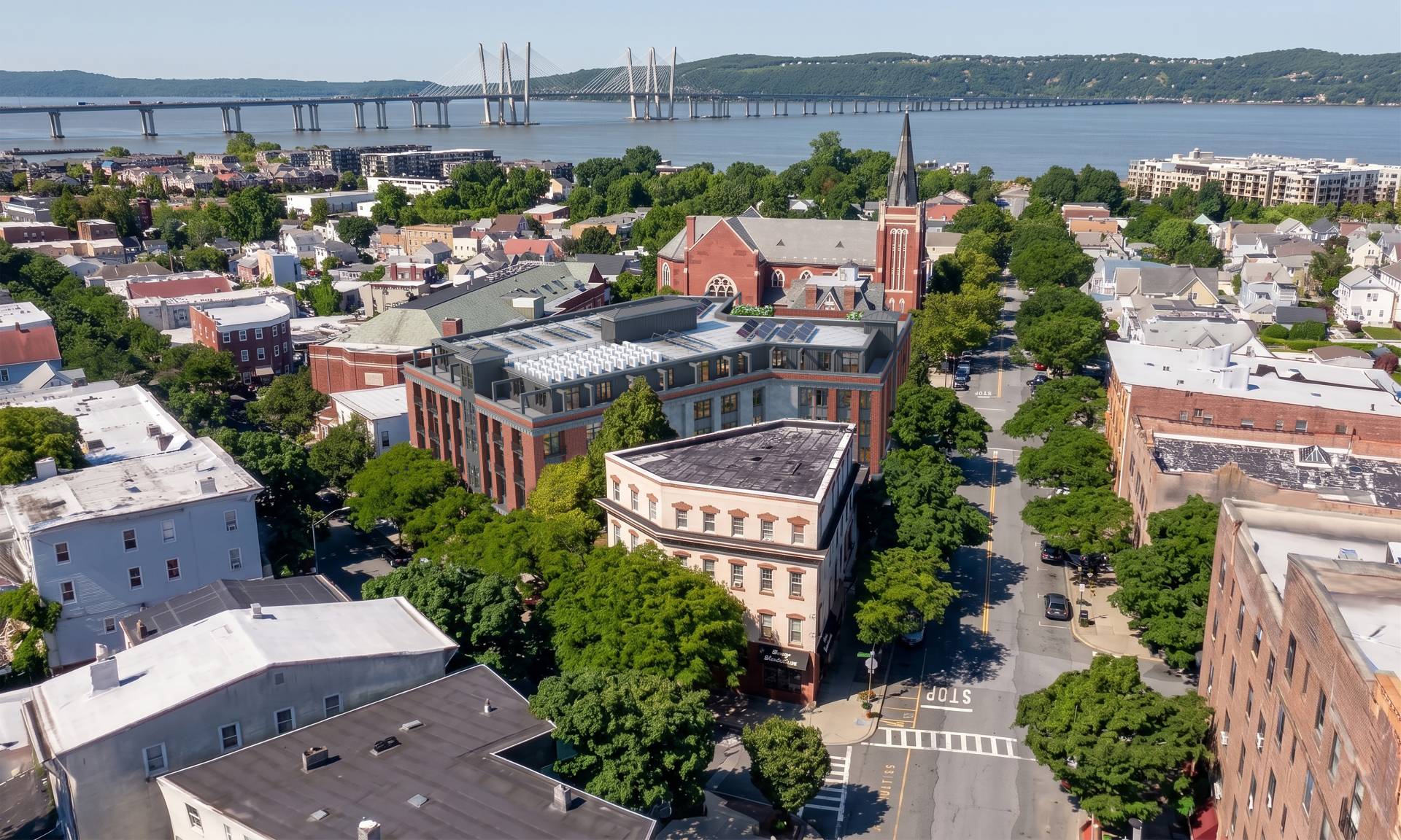 118 Beekman Ave
